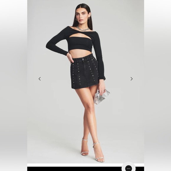 NWT ELLIS TOP
SER.O.YA Revolve in Black - Picture 2 of 5